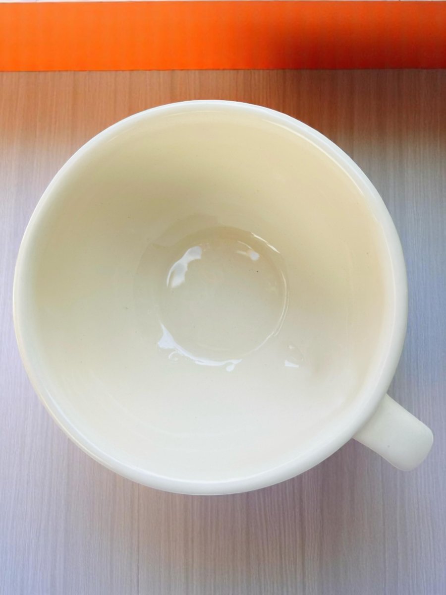 Taza con Cereza en Relieve – 10 oz – Hecha a Mano – Diseño Artesanal Único para Café, Chocolate o Té – Ideal para Regalo o Uso Diario - Imagen 4
