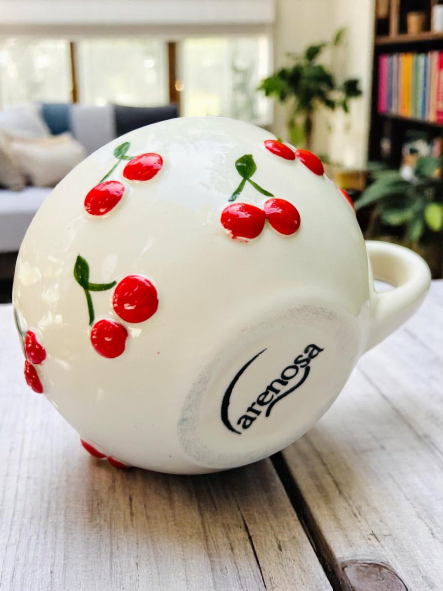 Taza con Cereza en Relieve – 10 oz – Hecha a Mano – Diseño Artesanal Único para Café, Chocolate o Té – Ideal para Regalo o Uso Diario - Imagen 5