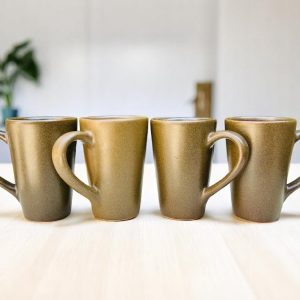 Set de 4 Tazas Altas de Cerámica Café Oscuro – 10 oz – Diseño Cónico Artesanal Pintado a Mano – Estilo Elegante para Café, Té o Chocolate